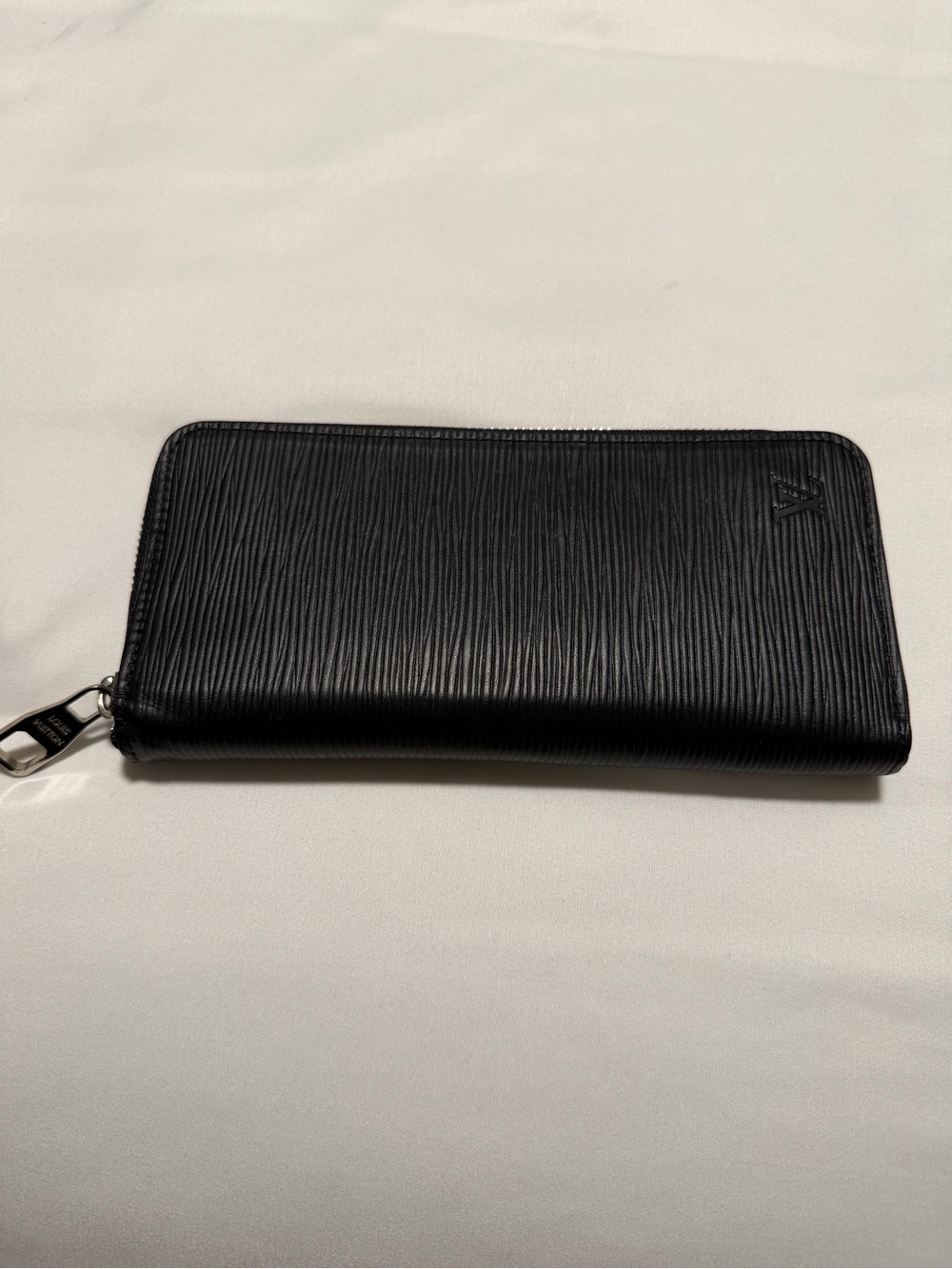 Louis Vuitton EPI leather zip wallet